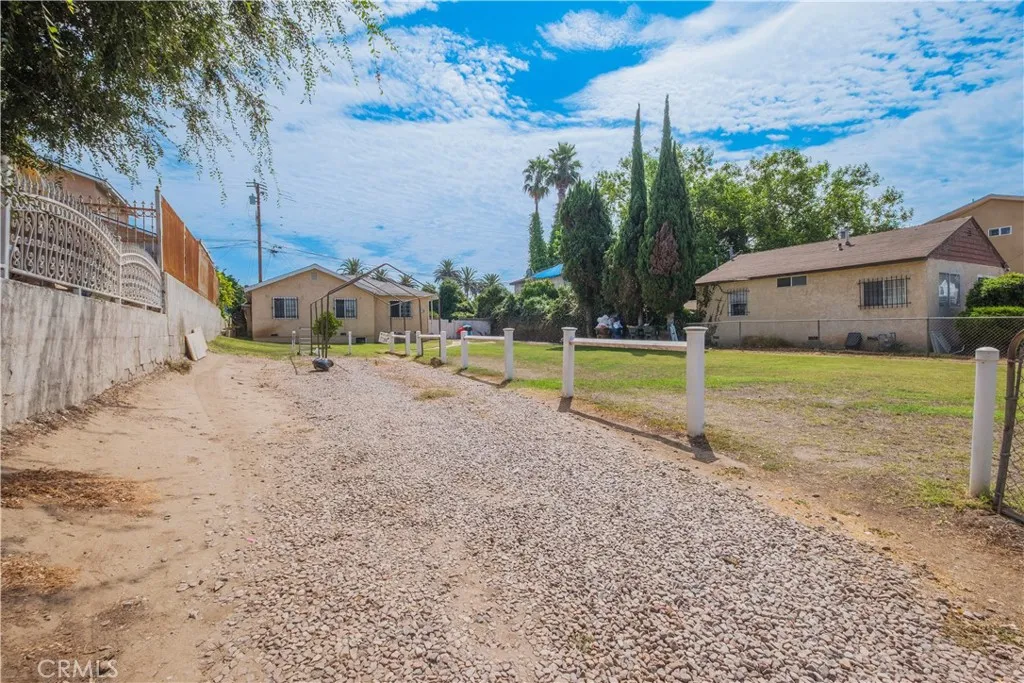 11126 Van Buren Ave, Los Angeles, California 90044 home-pic-4